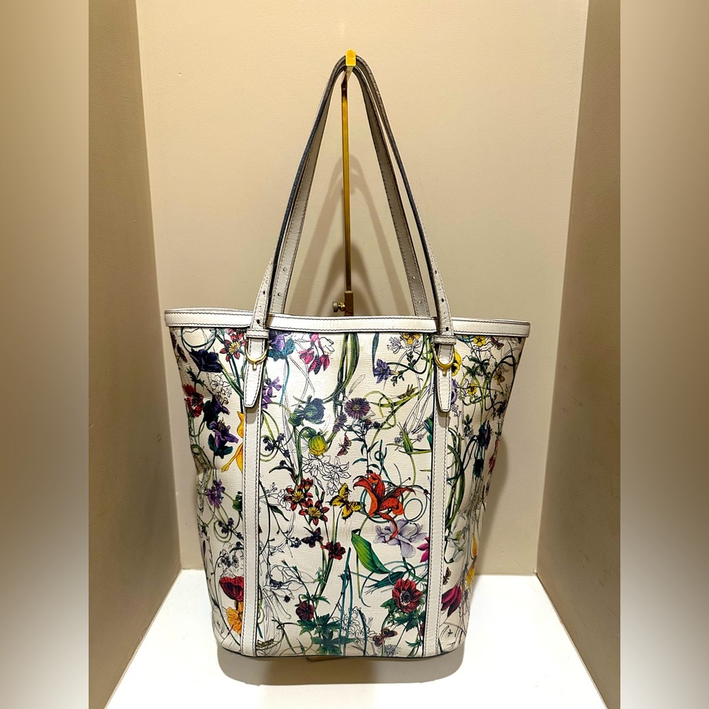 Gucci Flora Infinity Medium Tote Off
White